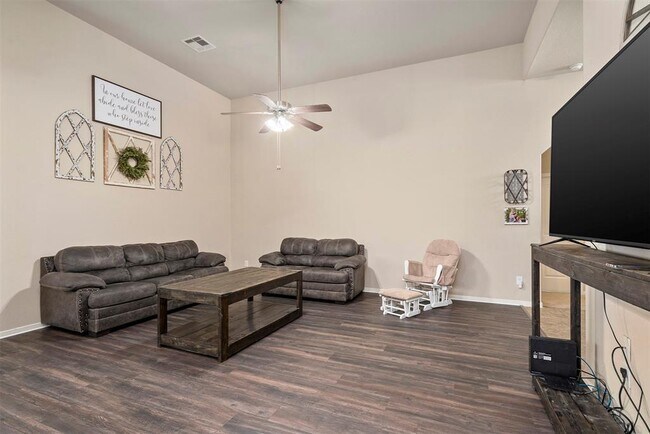 Building Photo - 22538 Valley Canyon