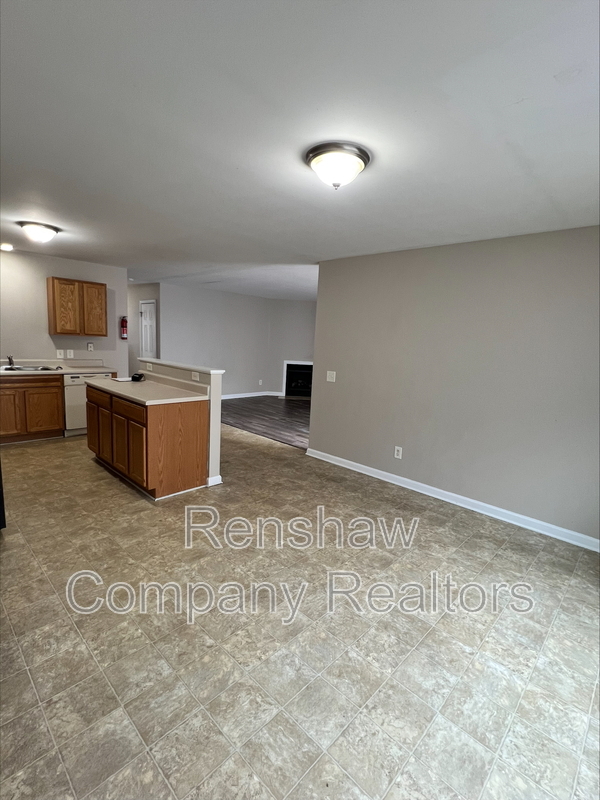 Building Photo - 121 Cloverdale St