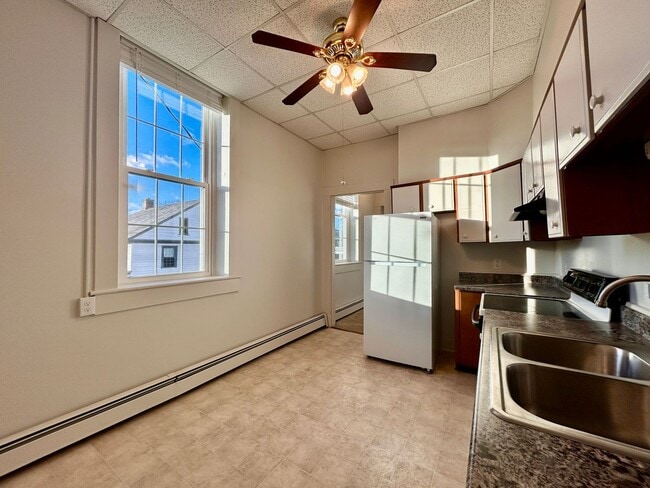 Building Photo - 202 E Main St