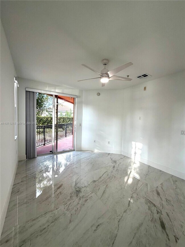 Building Photo - 4402 SW 160th Ave