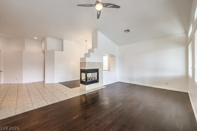 Building Photo - 1393 Romanesca Dr