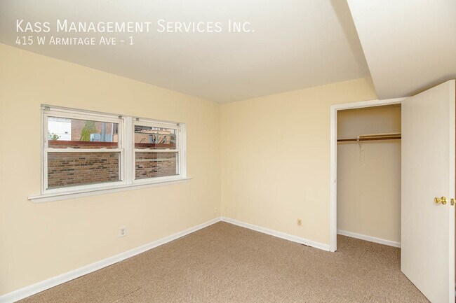 Building Photo - 415 W Armitage Ave