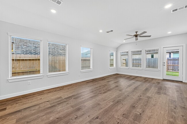 Building Photo - 31810 Autumn Spur Ln