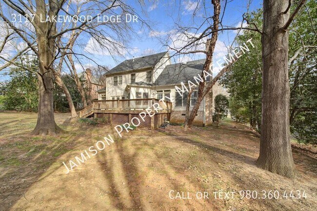 Building Photo - 3117 Lakewood Edge Dr