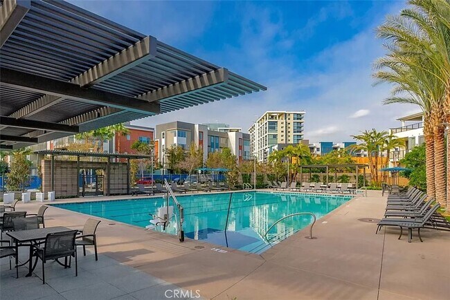 Building Photo - Luxury Condo Living in Central Park West –...