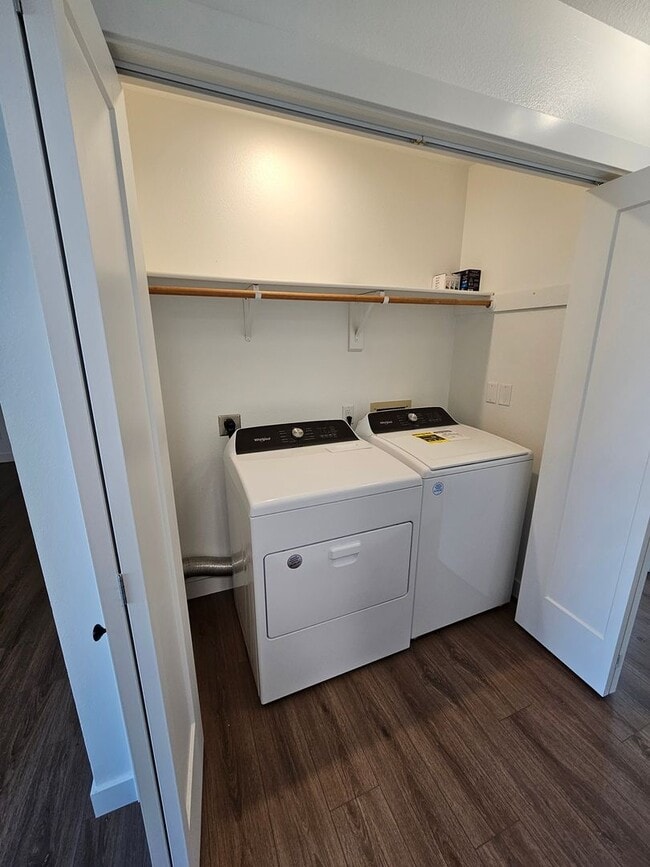 Building Photo - 41 Golf Course Ln