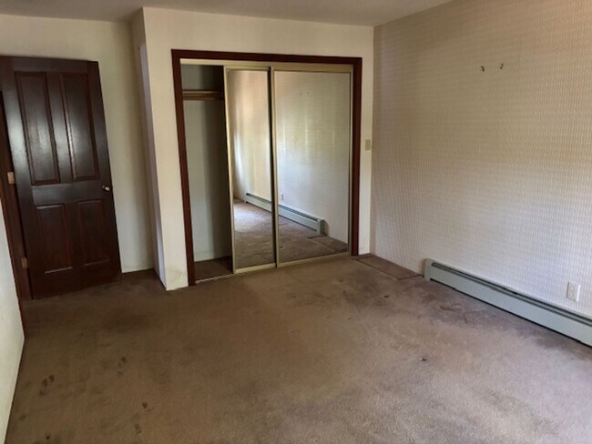 Building Photo - Value with lake view