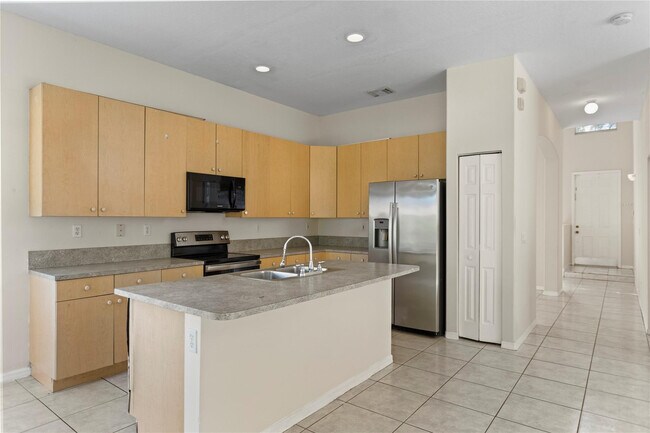 Building Photo - 2215 NW 76th Terrace