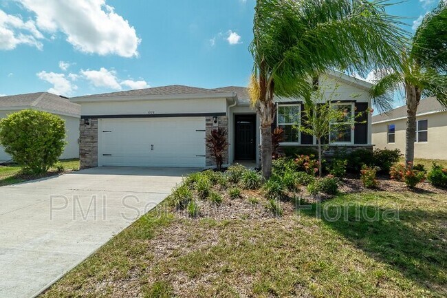 Building Photo - 5928 Silver Palm Blvd