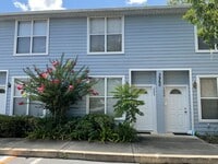 Building Photo - 3960 SW 20th Ave
