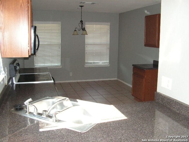 Primary Photo - NEW ON MARKET