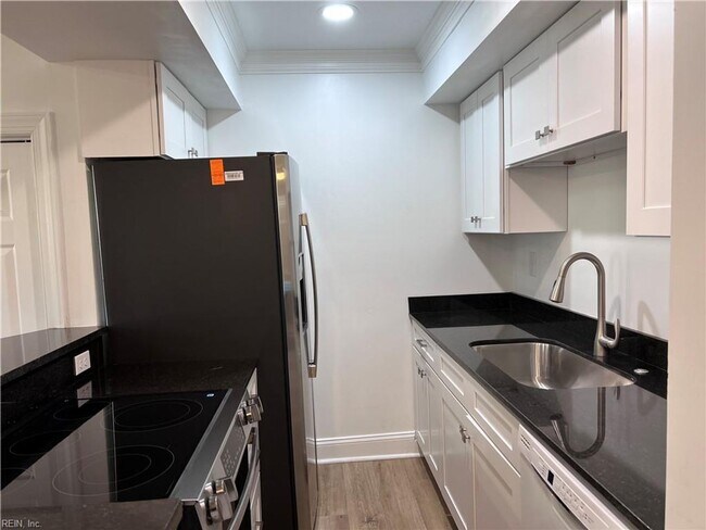 Building Photo - 947 Wildwood Square Ct