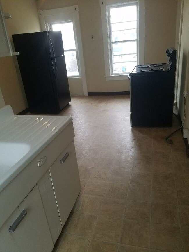Building Photo - Rutland Apartments