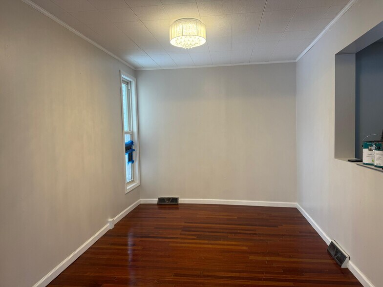 Building Photo - 909 West Ave