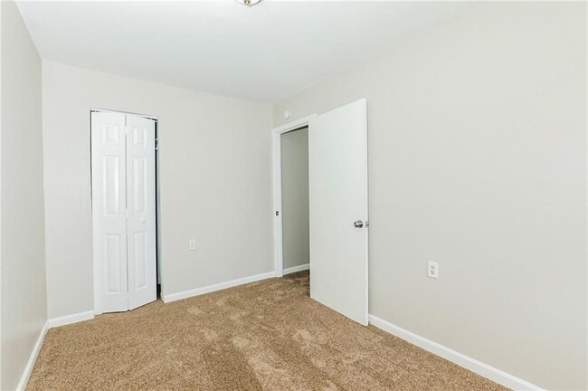 Building Photo - 1138 Kipling St SE