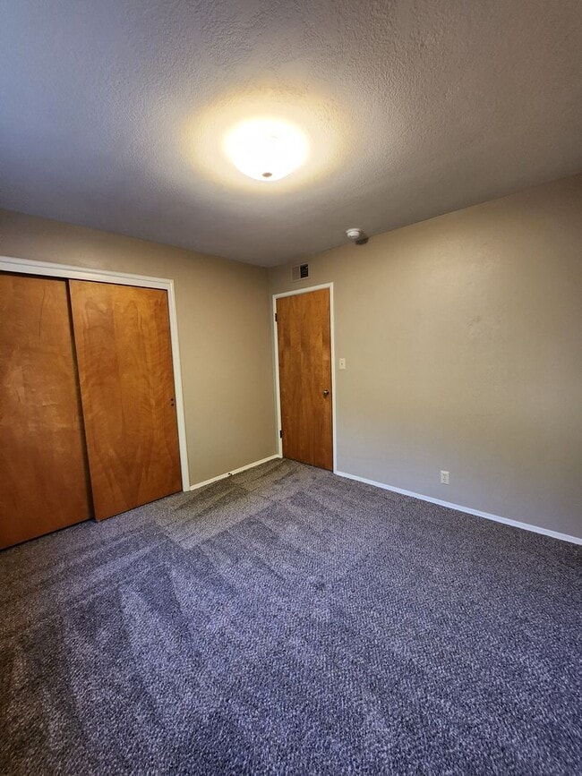 Building Photo - 2205 Monticello Ave