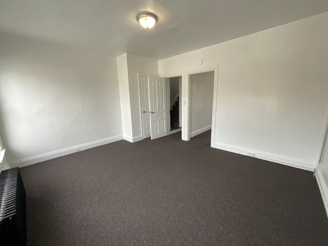 Building Photo - 730 W Mason Ave