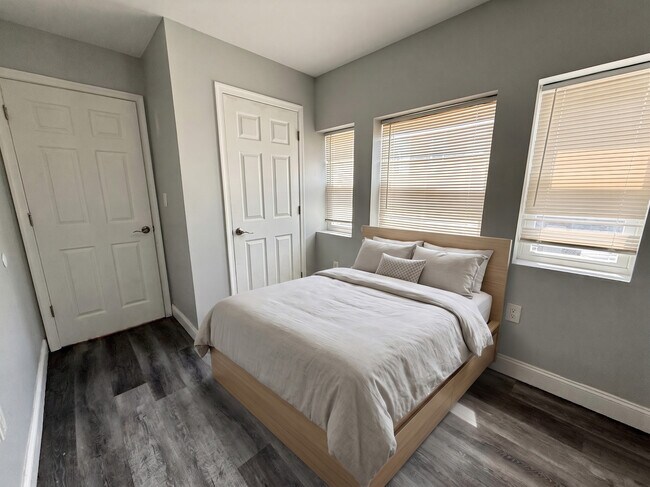 Building Photo - 5000 N 8th St