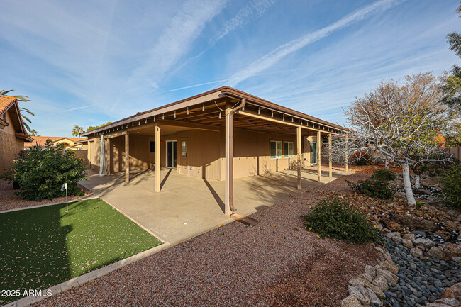 Building Photo - 26033 S Hollygreen Dr