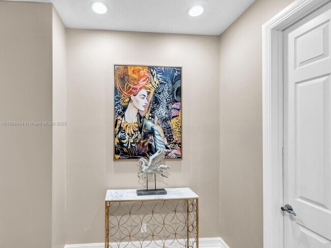 Building Photo - 2249 NE 9th Ave