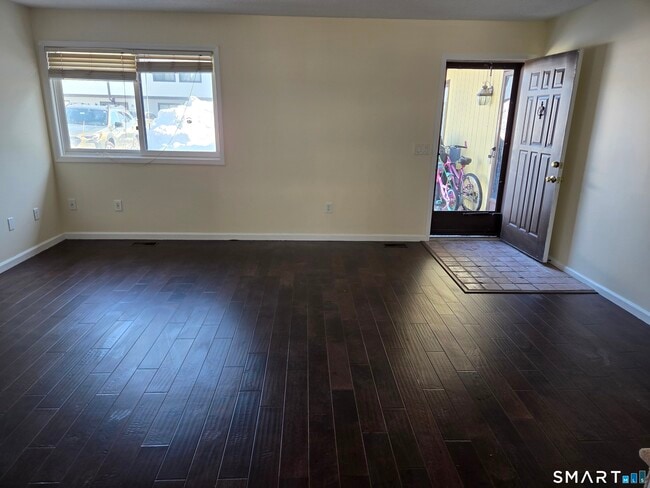 Building Photo - 27 Crows Nest Ln