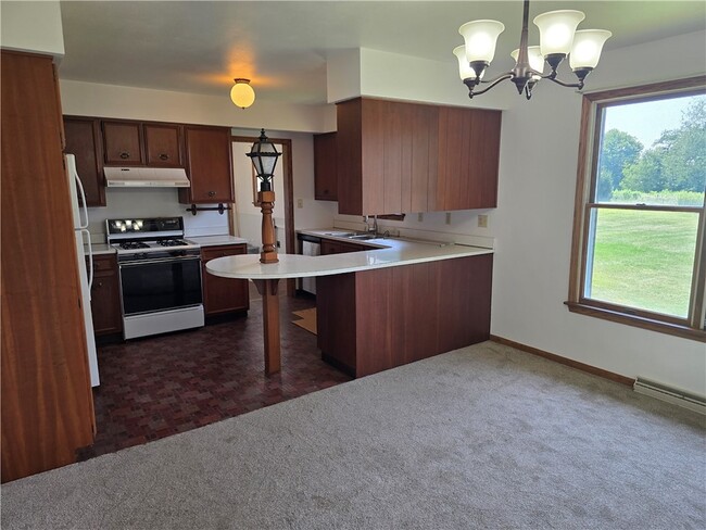 Building Photo - 719 W Old Rte 422