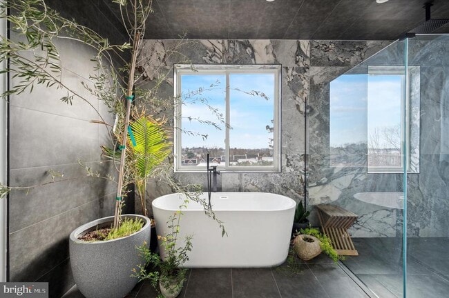 Building Photo - 331 Fountain St