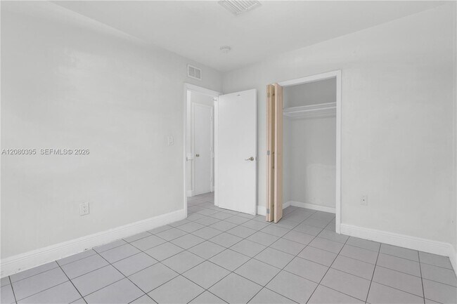 Building Photo - 9441 SW 27th Dr