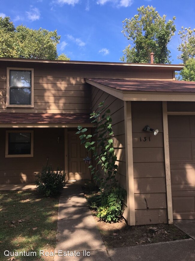 Primary Photo - 2 br, 2 bath House - 131 PERTH CT