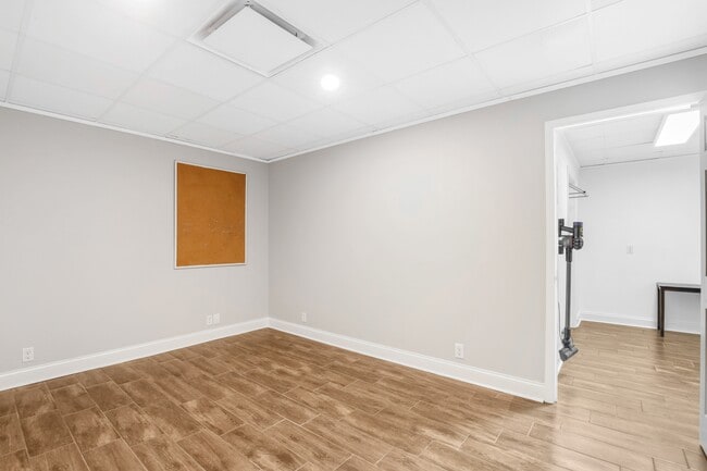 Building Photo - 6405 N Pinson Rd