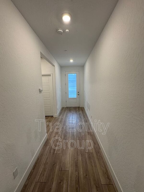 Building Photo - 217 E Tyler Ave