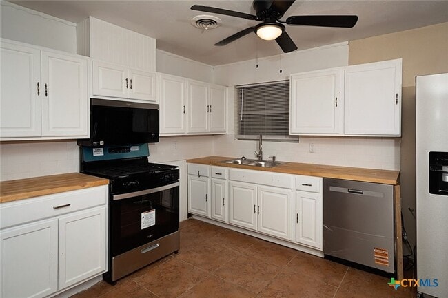 Building Photo - 1405 Missouri Ave