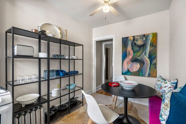 Building Photo - 3536 N Racine Ave