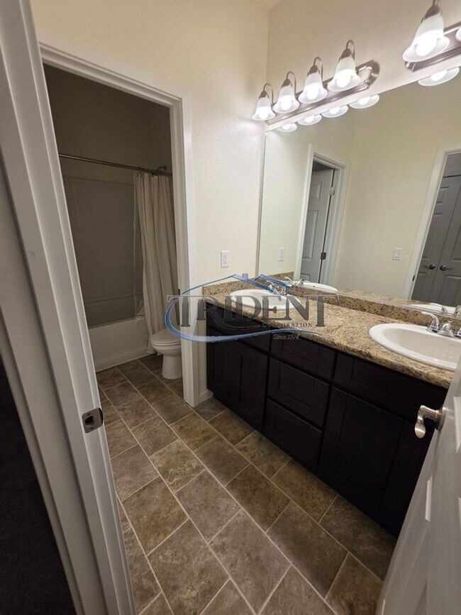 Building Photo - 2062 River Rock Dr