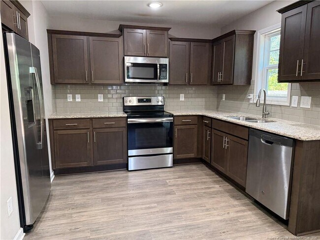 Building Photo - 7301 Hyannis Dr