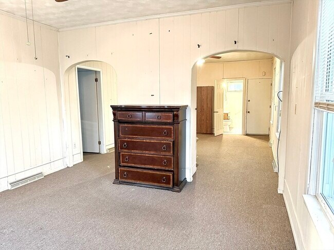 Building Photo - 87 Hathaway St