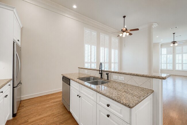 Building Photo - 1804 Haddon St