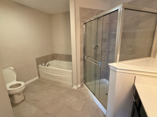 Building Photo - 4424 Monroe Ct