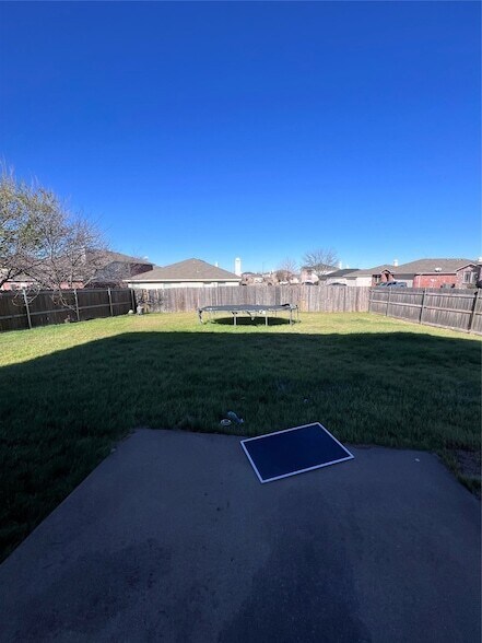 Building Photo - 512 Magdalen Ave