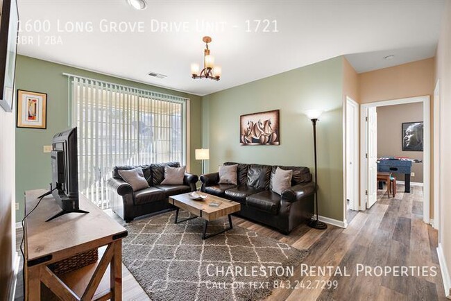 Building Photo - 1600 Long Grove Dr