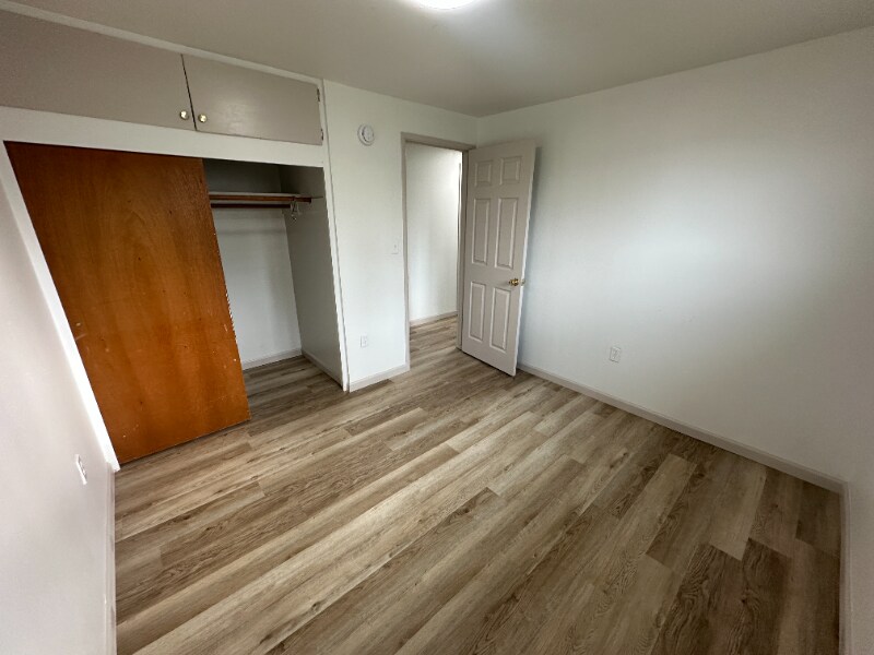 Building Photo - 1260 E 4th N