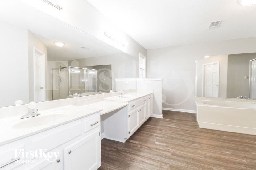 Building Photo - 514 Fletcher Rd