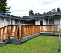 Building Photo - ### KENT HOUSE/DUPLEX in friendly neighborhood ###