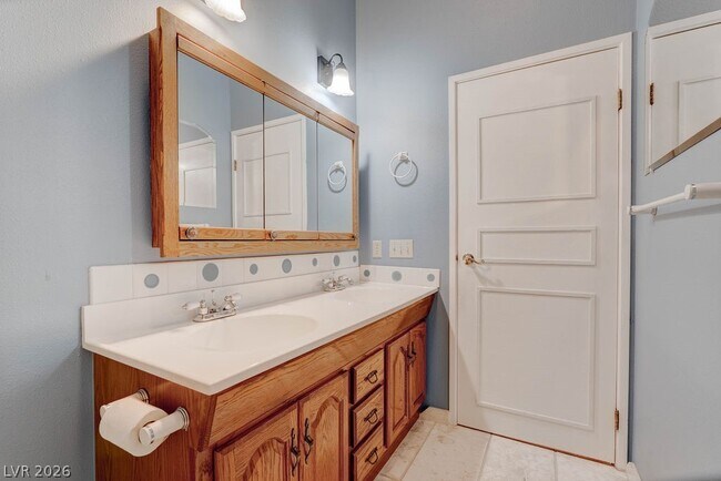 Building Photo - 4880 Dorrell Ln