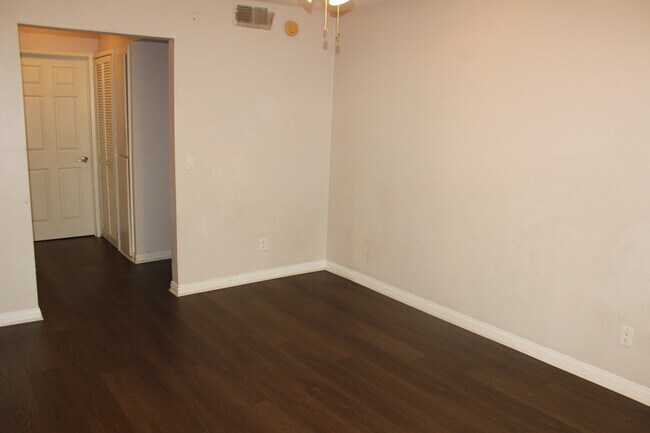 Building Photo - 21450 Burbank Blvd