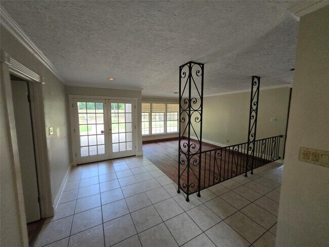 Building Photo - 4242 Honey Oaks Dr