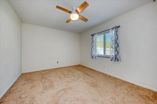 Building Photo - 61 Lake Shore Dr