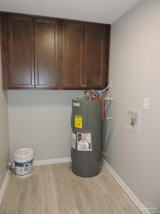 Building Photo - 5094 Yacht Harbor Cir