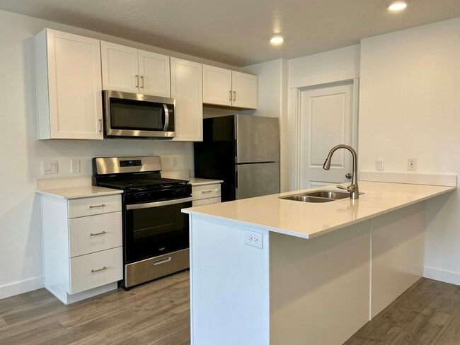 Building Photo - 3933 Orinda Dr
