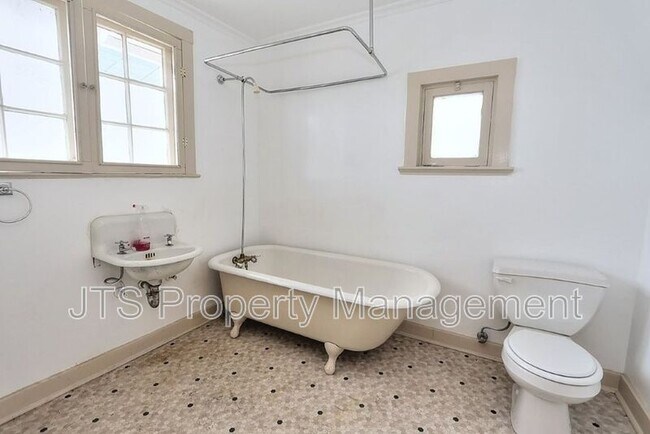 Building Photo - 2506 S St